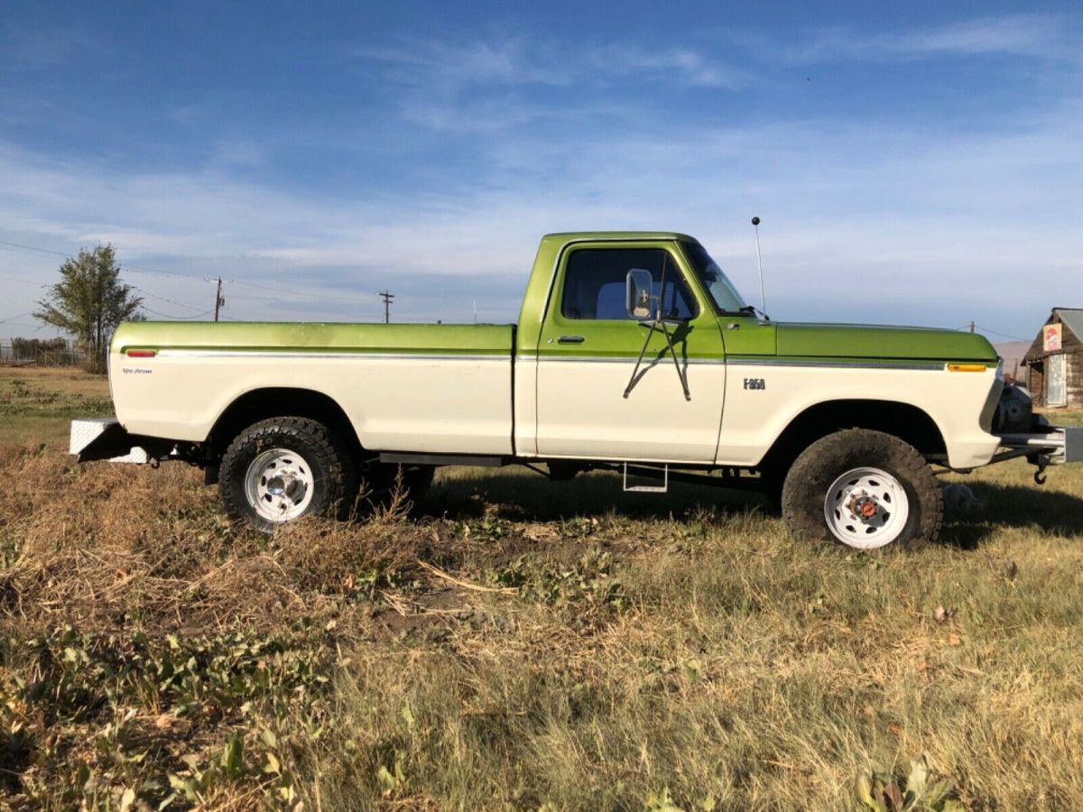1974 White Ford F-250 Standard Cab Pickup