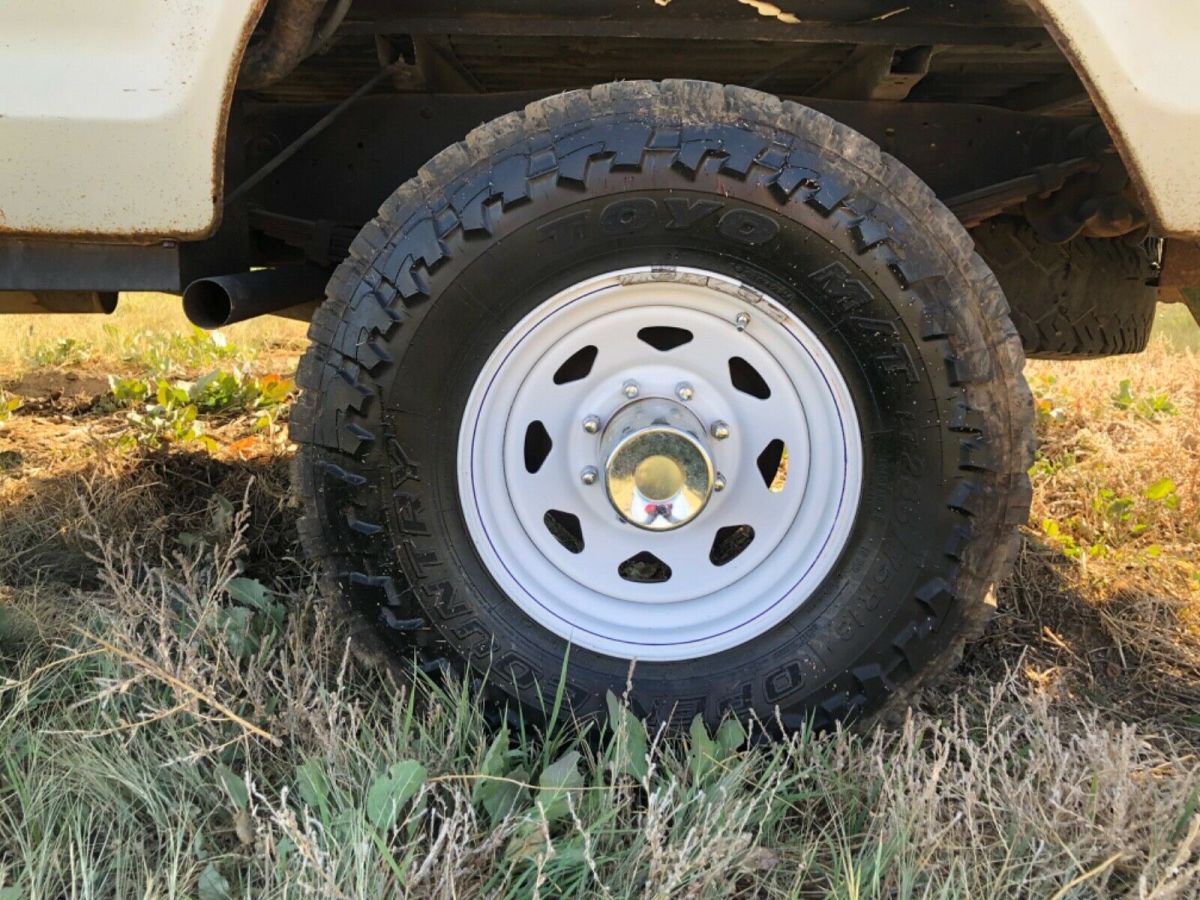 1974 White Ford F-250 Standard Cab Pickup