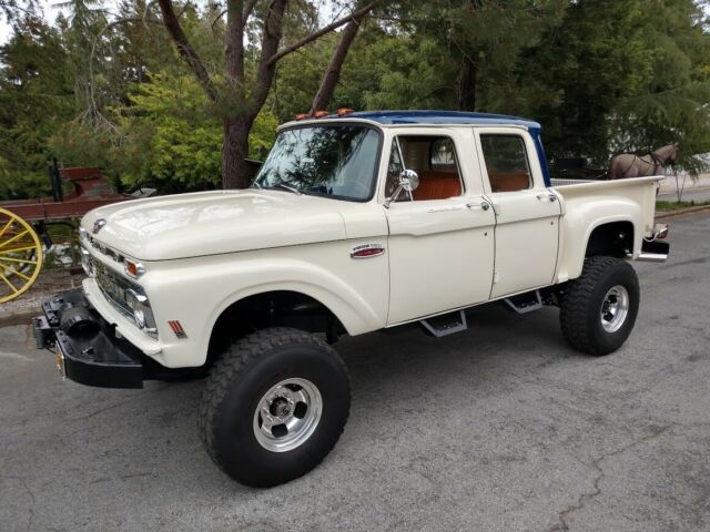 1961 White and blue Ford F-250 Extended Crew Cab Pickup