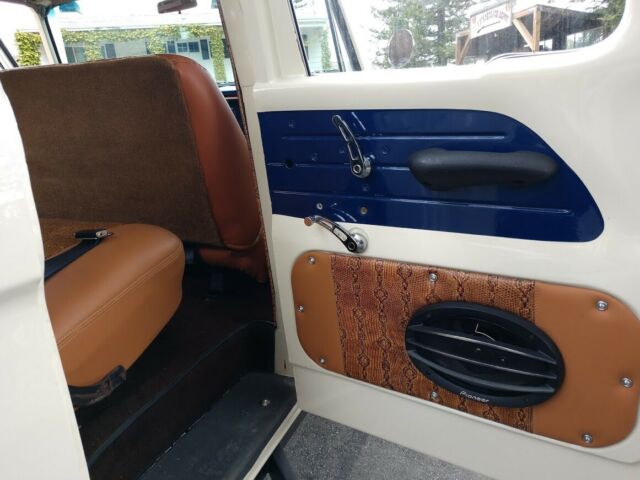 1961 White and blue Ford F-250 Extended Crew Cab Pickup