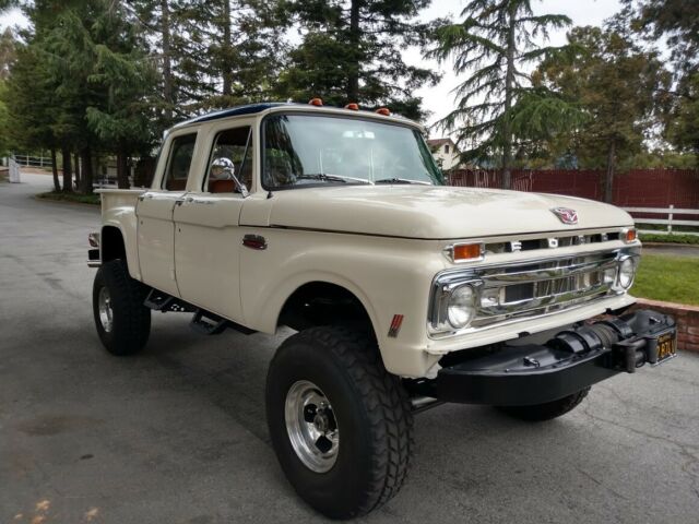 1961 White and blue Ford F-250 Extended Crew Cab Pickup