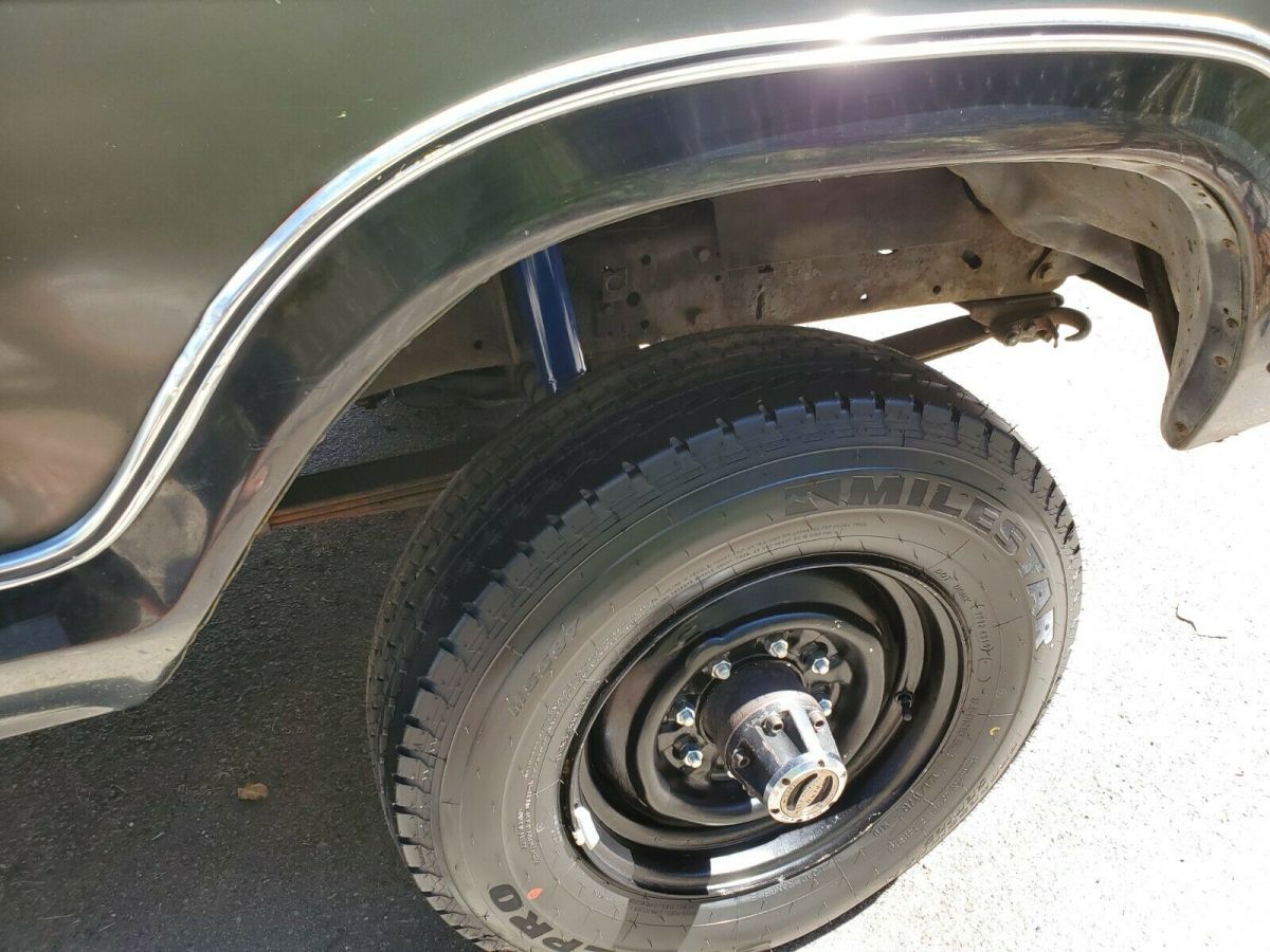 1977 Black Ford F-250 Standard Cab Pickup