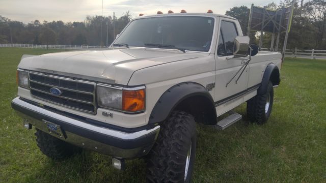 1953 Red Ford F-250