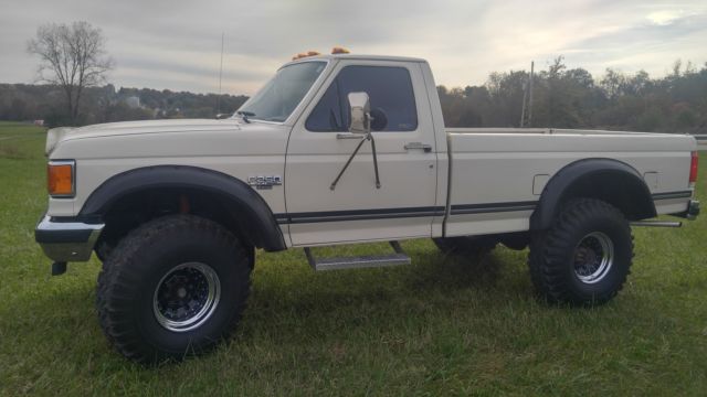 1953 Red Ford F-250