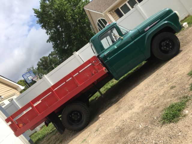 1960 Green Ford F-350 Cab & Chassis