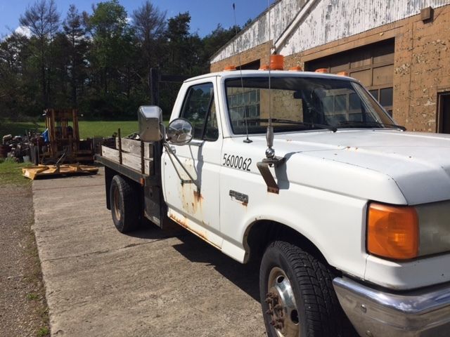 1989 White Ford F-350