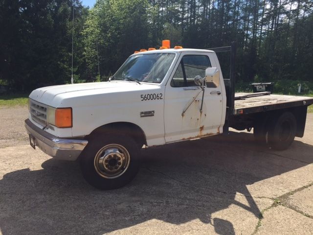 1989 White Ford F-350