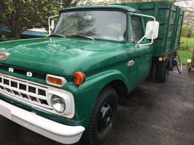 1965 Green Ford F-350 Dump truck
