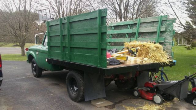 1965 Green Ford F-350 Dump truck