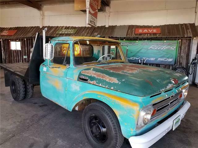 1962 Patina Ford F-350 Flatbed Truck