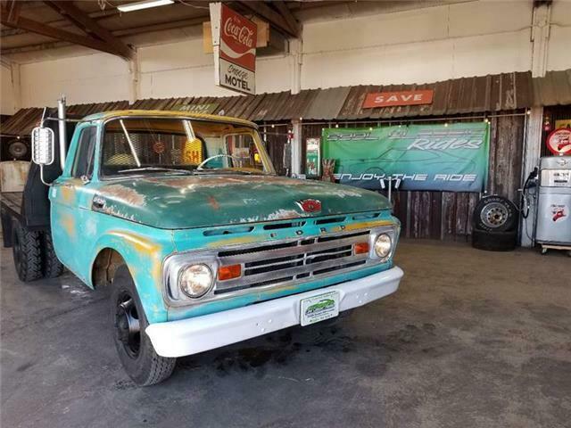 1962 Patina Ford F-350 Flatbed Truck