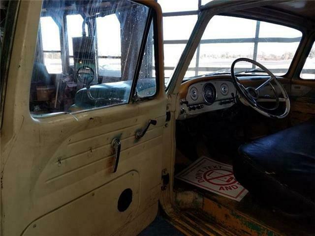 1962 Patina Ford F-350 Flatbed Truck