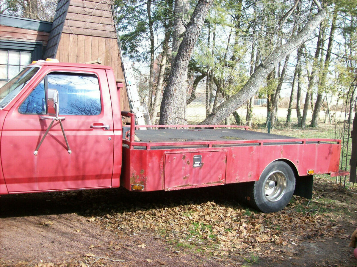 1988 Red Ford F-350 Cab & Chassis