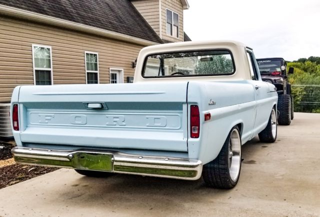 1972 Blue Ford F-100