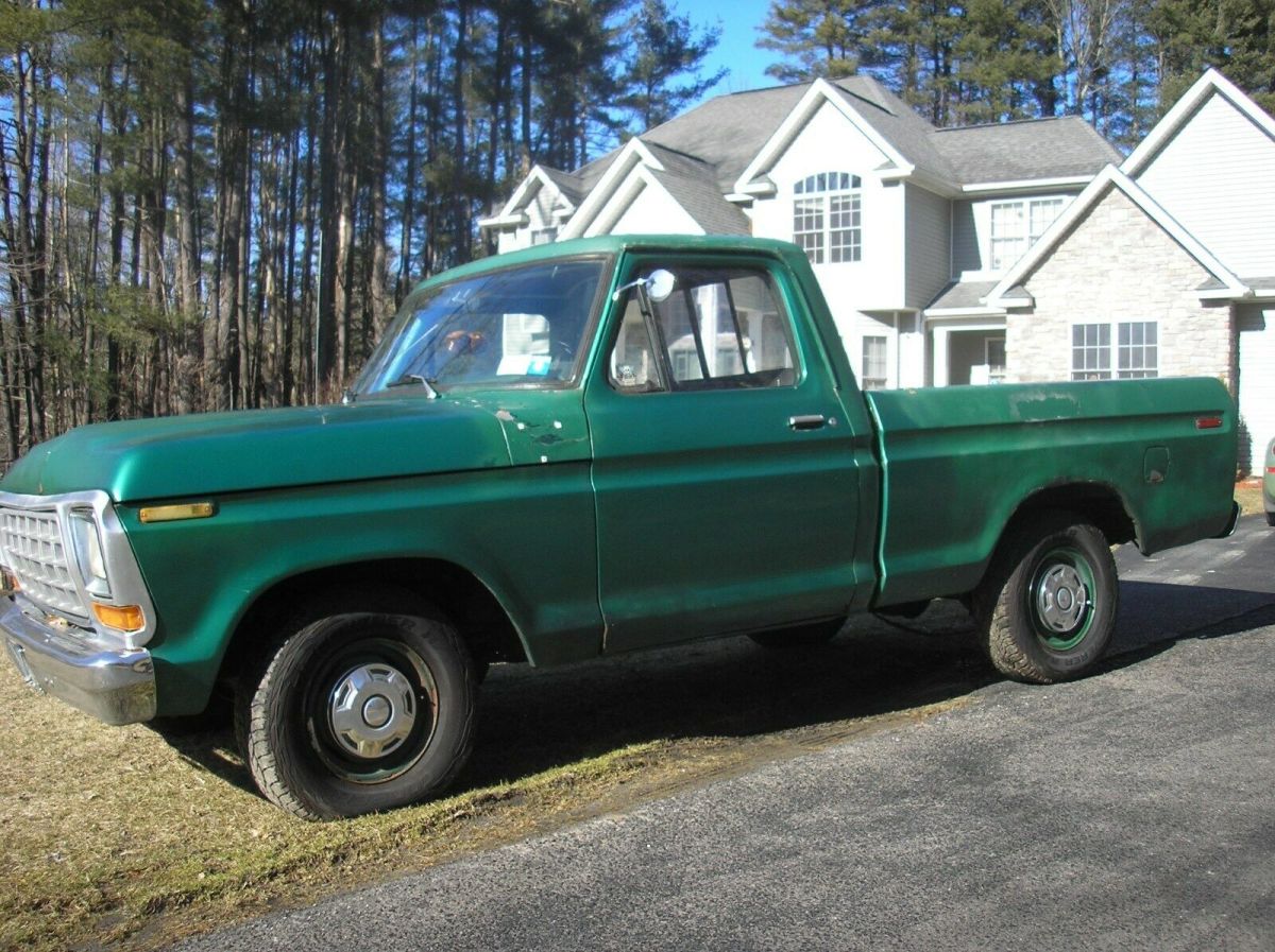 1979 Green Ford F-100 Standard Cab Pickup