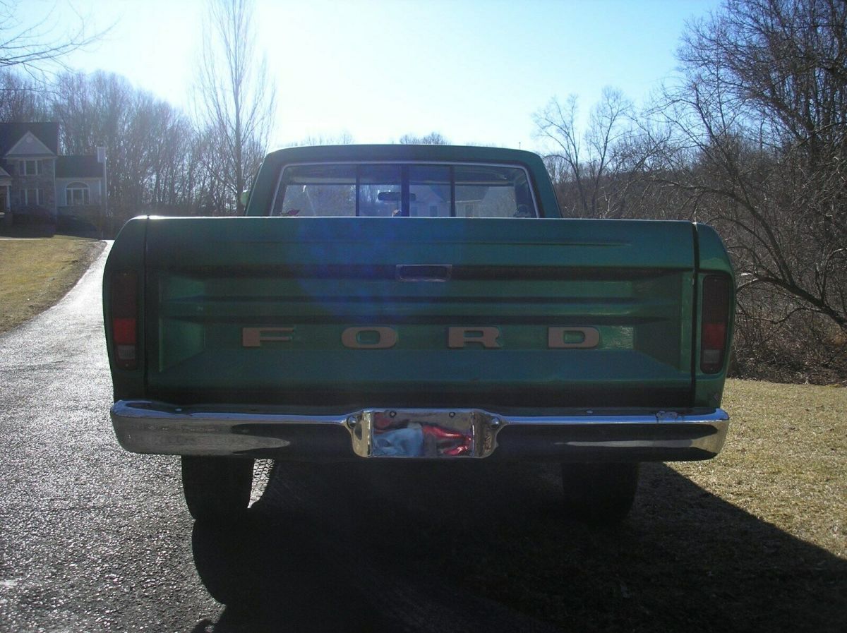 1979 Green Ford F-100 Standard Cab Pickup