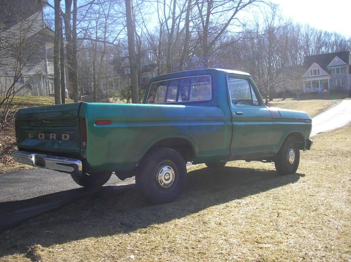 1979 Green Ford F-100 Standard Cab Pickup