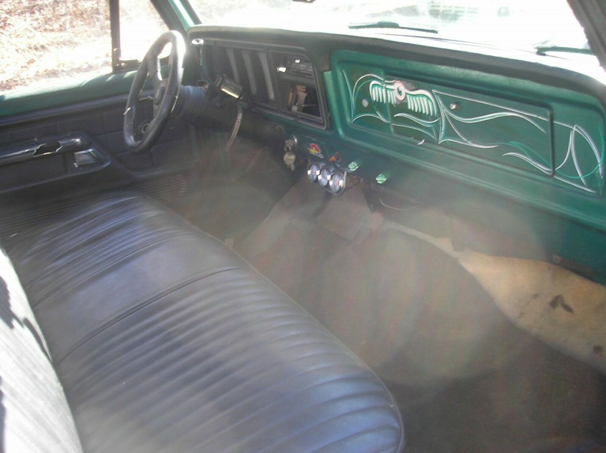 1979 Green Ford F-100 Standard Cab Pickup