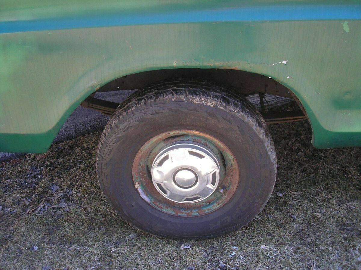 1979 Green Ford F-100 Standard Cab Pickup