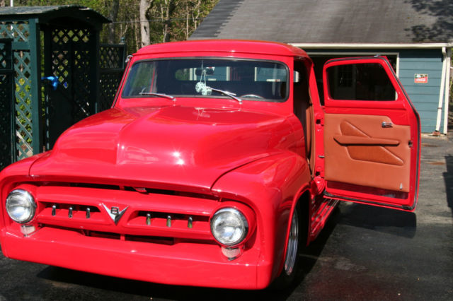 1953 Red Ford F-100