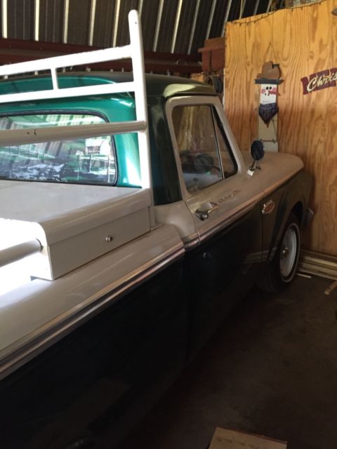1966 Green and white Ford F-100 Standard Cab Pickup
