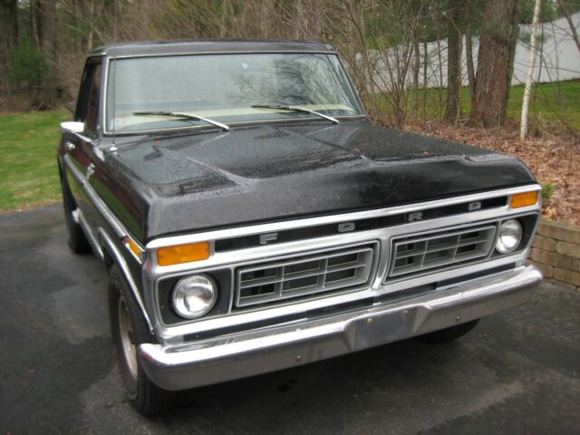 1977 Ford F-100 Standard Cab Pickup