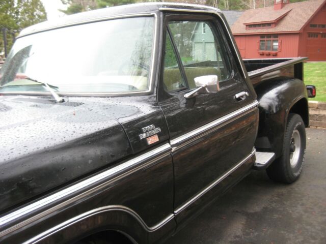 1977 Ford F-100 Standard Cab Pickup