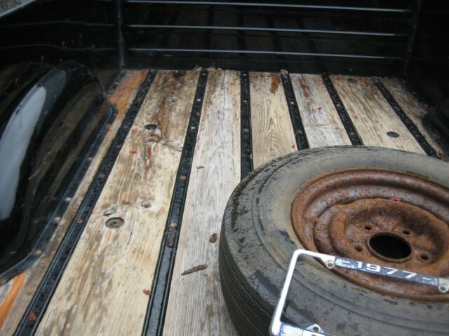 1977 Ford F-100 Standard Cab Pickup