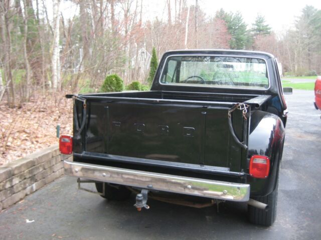 1977 Ford F-100 Standard Cab Pickup