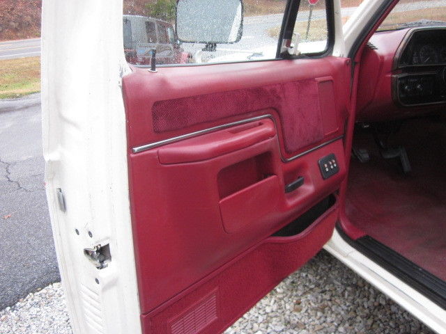 1991 white Ford F-150