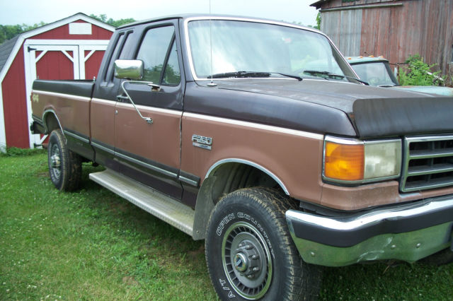 1990 Brown Ford F-250 Extended Crew Cab Pickup