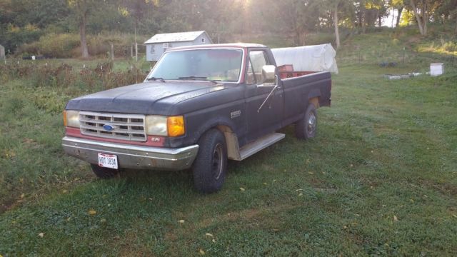 1990 Black Ford F-250 Standard Cab Pickup