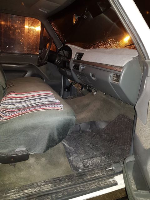 1992 White Ford F-250 Standard Cab Pickup