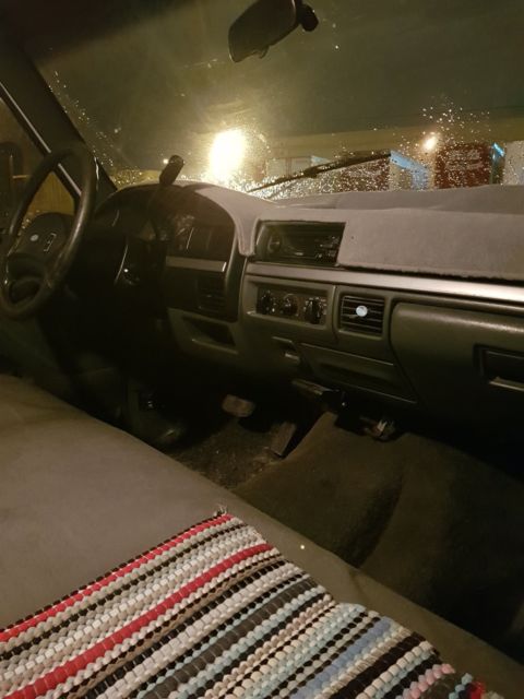 1992 White Ford F-250 Standard Cab Pickup