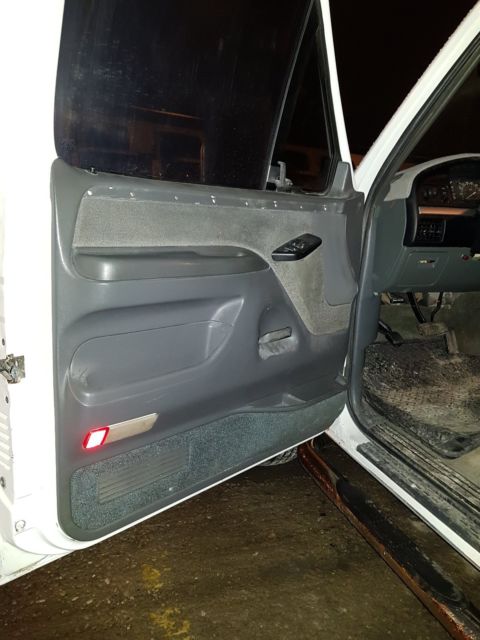 1992 White Ford F-250 Standard Cab Pickup