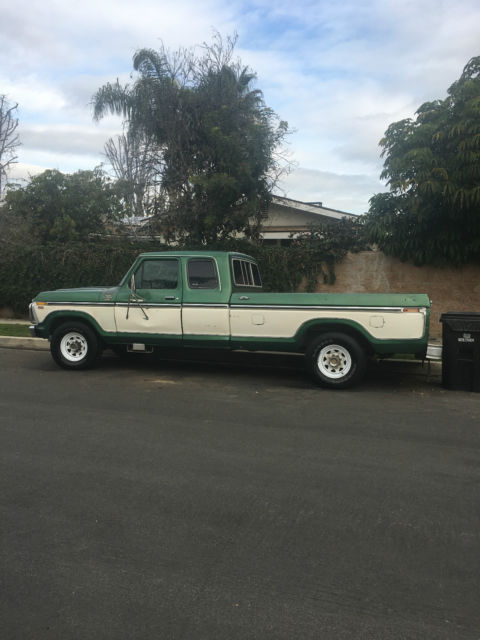 1977 Green & White Ford F-250 Extended Cab Pickup