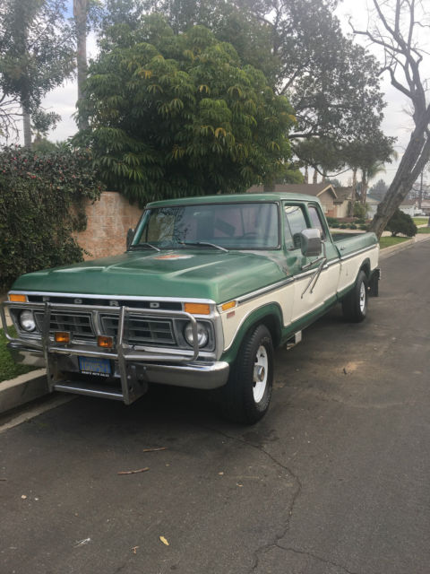 1977 Green & White Ford F-250 Extended Cab Pickup