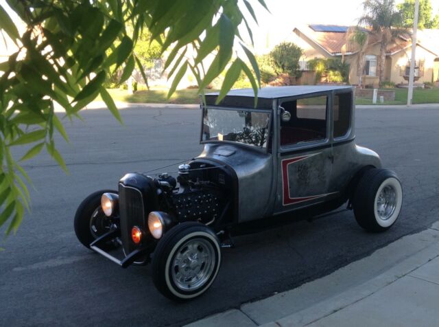 1926 Silver Ford 5 window coupe Coupe
