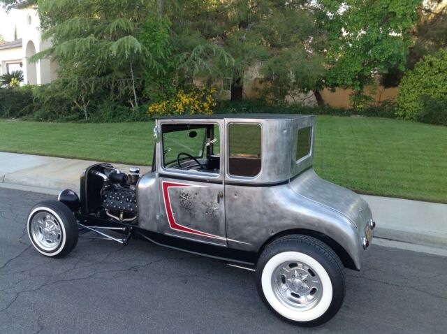 1926 Silver Ford 5 window coupe Coupe
