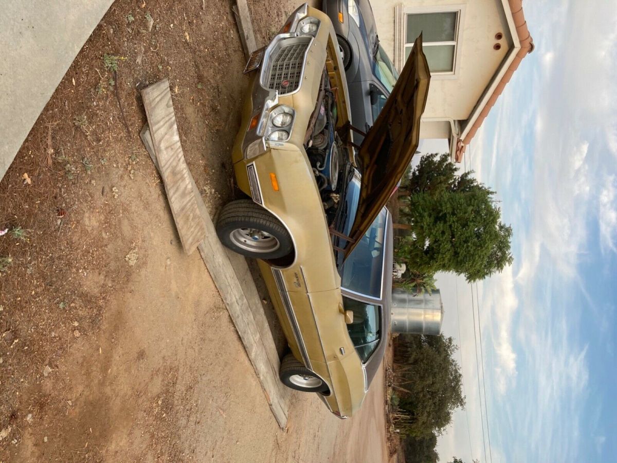 1972 Gold Ford Torino Coupe