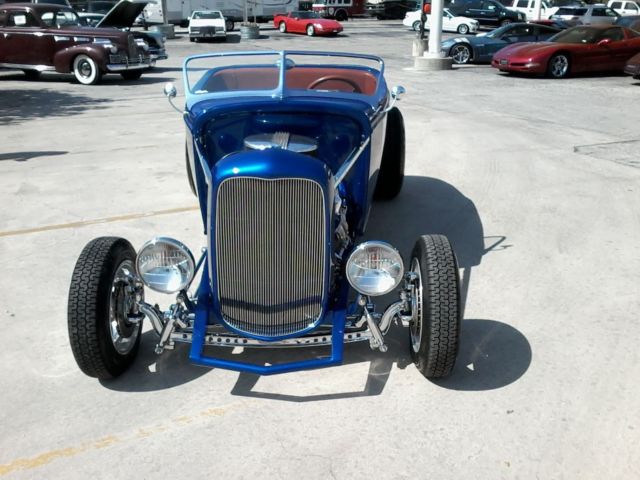 1932 Blue Ford roadster Hot Rod Convertible