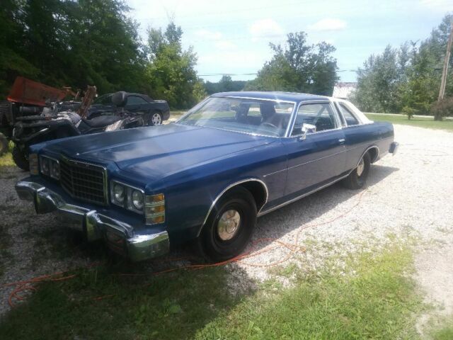 1977 Blue Ford LTD II