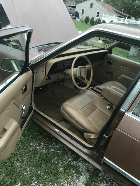 1984 Macaroon Ford Other Sedan