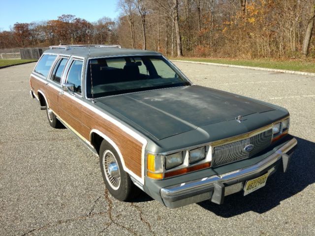 1988 Gray Ford Crown Victoria Wagon