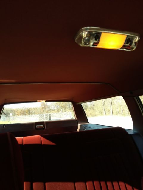 1988 Gray Ford Crown Victoria Wagon