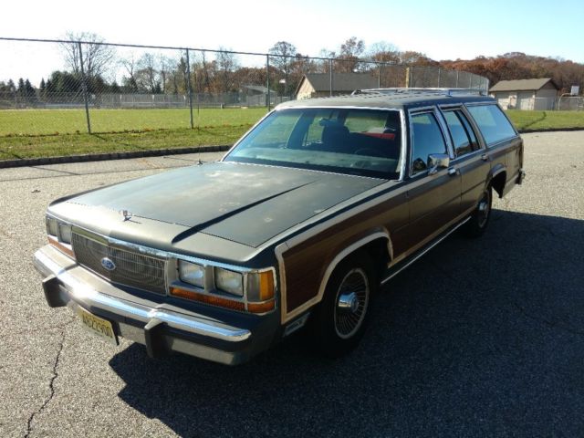 1988 Gray Ford Crown Victoria Wagon