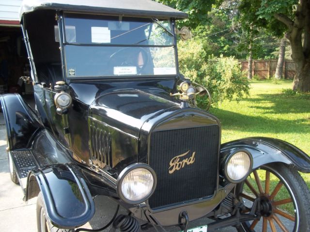 1925 Black Ford Model T Convertible
