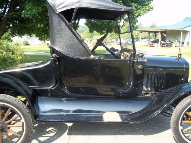 1925 Black Ford Model T Convertible