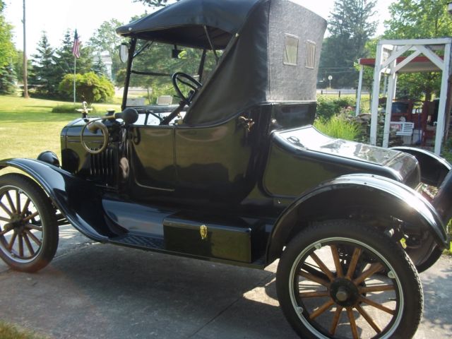 1925 Black Ford Model T Convertible