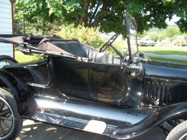 1925 Black Ford Model T Convertible